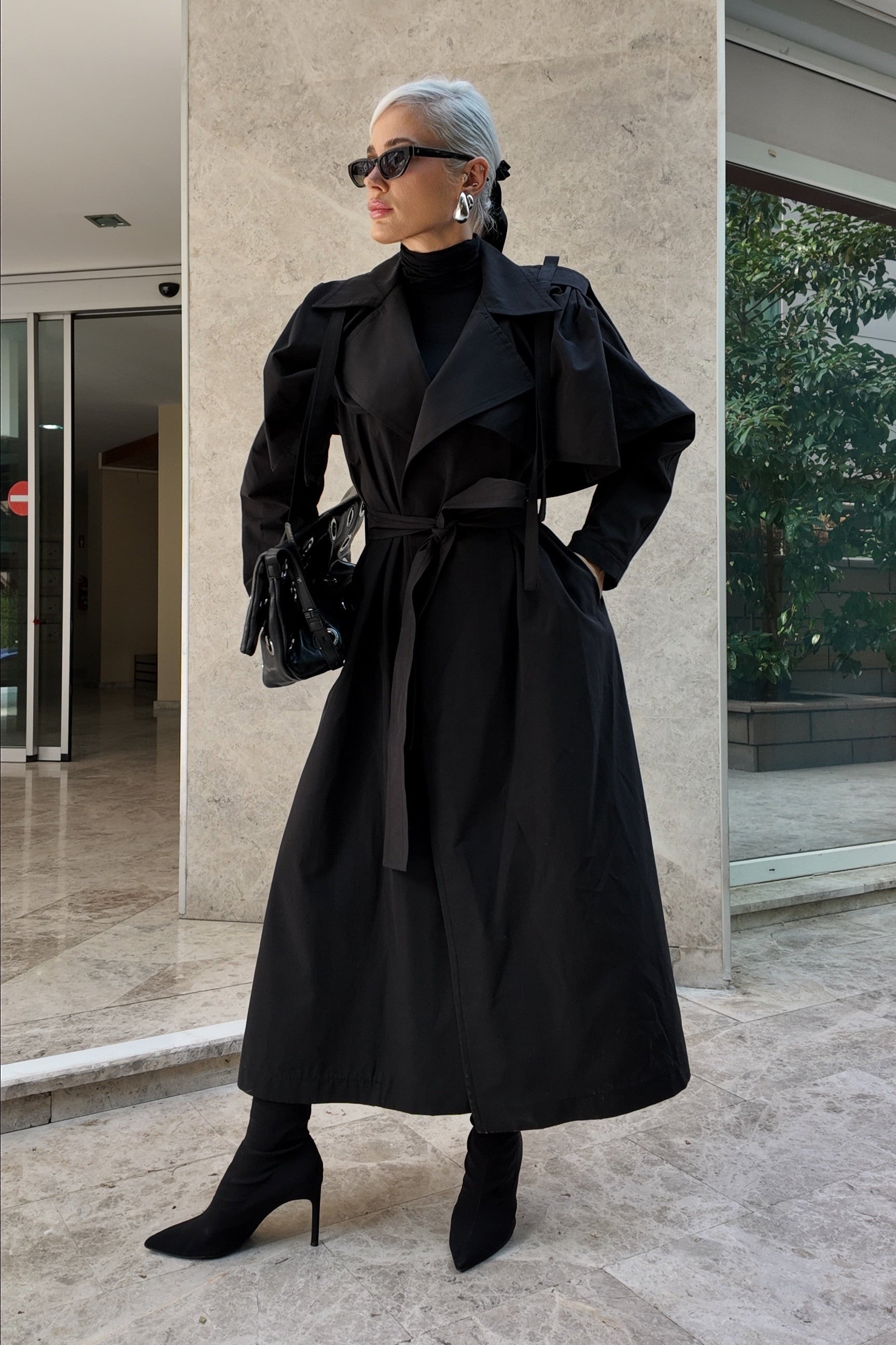 Masca Black Trench