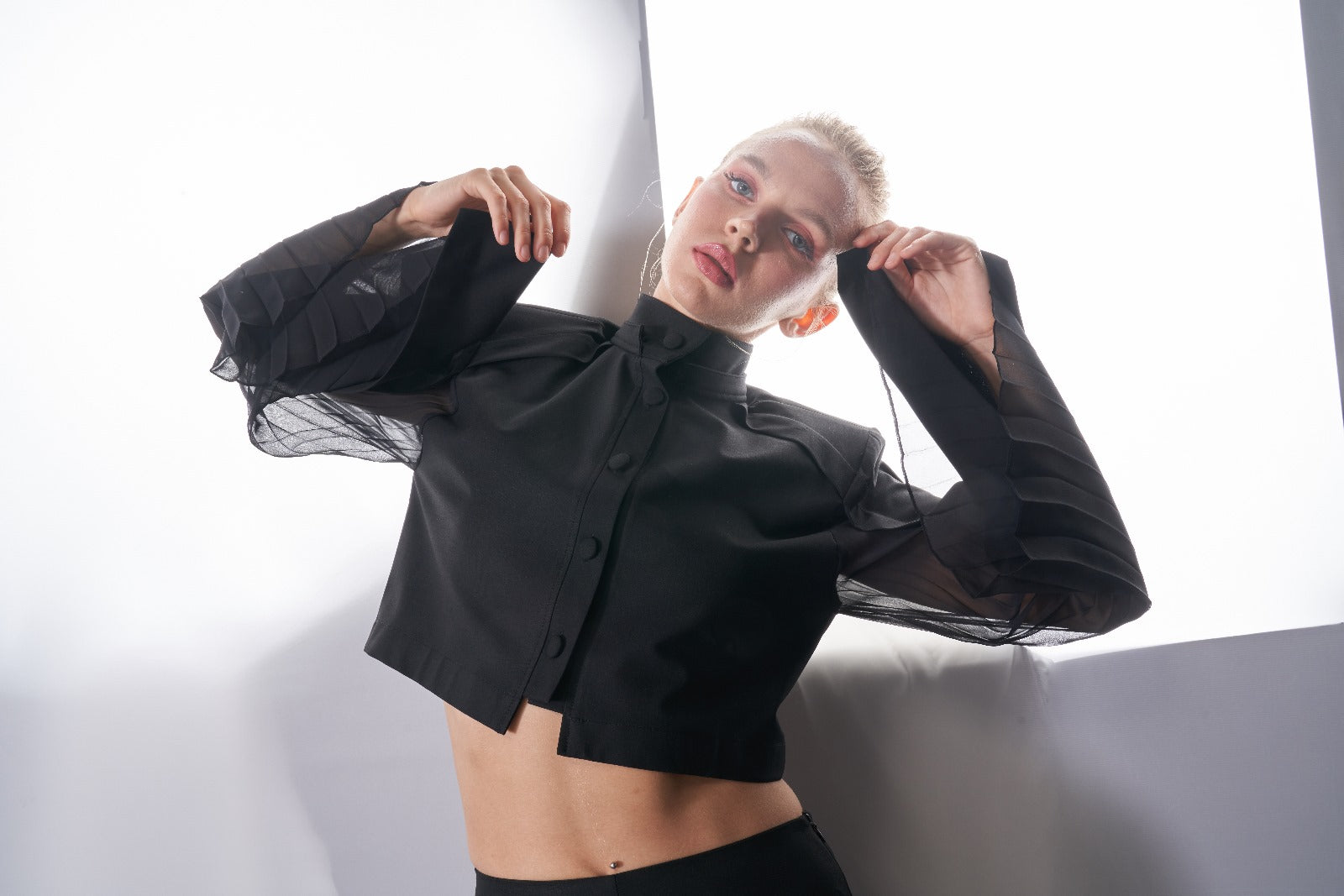 Nez Siyah Crop Bluz